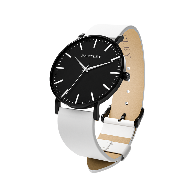 HERITAGE BLACK WITH WHITE LEATHER ANGLED VIEW